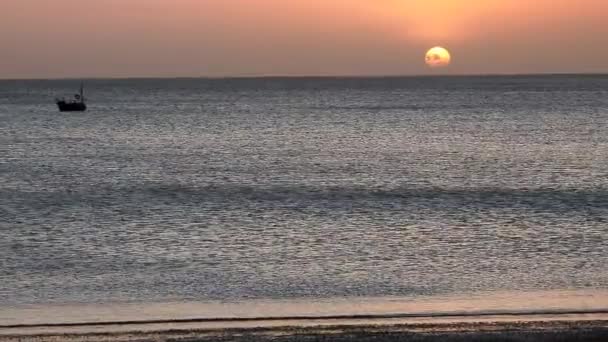 Krásný Východ Slunce Zachycen Pláži Weymouth Dorsetu Velké Británii — Stock video