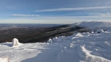 Polonya 'daki Karkonosze Dağlarını gösteren video