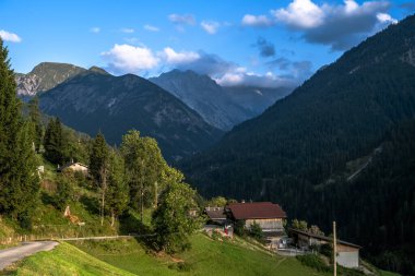 Avusturya 'da Tyrol' da Pfaflar yakınlarındaki Alp manzarası