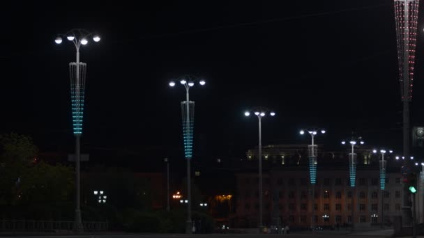 Πόλη Φωτίζει Γιρλάντες Νύχτα Στικ Όμορφες Λαμπερές Γιρλάντες Φανάρια Στην — Αρχείο Βίντεο