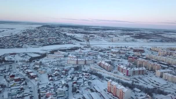 Αεροφωτογραφία Μεγάλης Πόλης Στέγες Κτιρίων Καλυμμένες Χιόνι Κλιπ Πετώντας Πάνω — Αρχείο Βίντεο