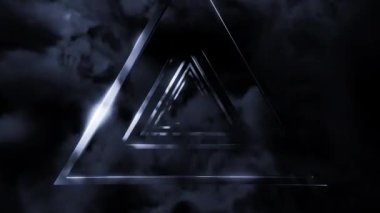 Metalik üçgenler ve dumandan oluşan fütüristik tünel içinde uçuyorlar. Tasarım. Sonsuz üçgen metal şekiller