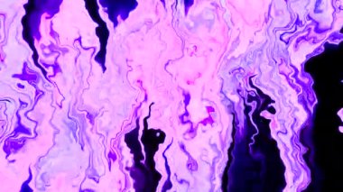 Plazma yapısında parlayan renkli desenler. Hareket. Siyah arka planda yanıp sönen desenleri olan plazma renkli animasyonlar. Mermer biçiminde yanıp sönen bilgisayar arızaları olan boya lekeleri. 