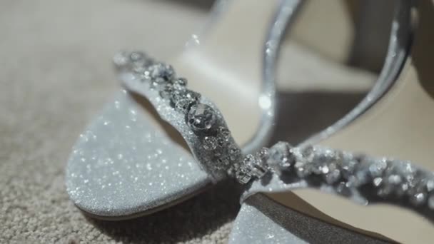 Wanita Berkilau Aksesoris Pernikahan Mulai Delicate Sepatu Dengan Payet Cerah — Stok Video
