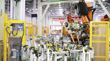 Tokyo-Japonya, 08.01.2023, sahne. Fırlatmayla çalışan ve insanlar tarafından kontrol edilen yeni icat edilmiş robotlar. Yüksek kalite 4k görüntü