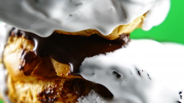Bułki Ciasta Słodkie Pieczone Apetyt Pyszny Deser Zielonym Tle Spinacz — Wideo stockowe