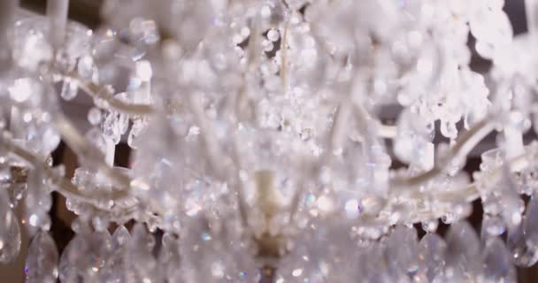 Close Retro Chandelier Crystals Shimmering Stock Old Fashioned Stunning Chandelier — Stock Video