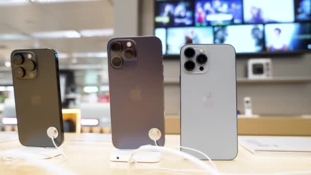 ニューヨーク October 2022 Appleストアの新しいApple Iphone アクション 現代技術のコンセプト — ストック動画