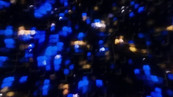 蓝白相间的灯笼行动 在一个平静的黑色背景上移动的光在抽象中 高质量的4K镜头 — 图库视频影像