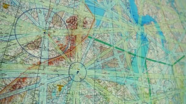 Papírová Mapa Visící Zdi Záběry Skladu Koncepce Školních Studií Geografie — Stock video