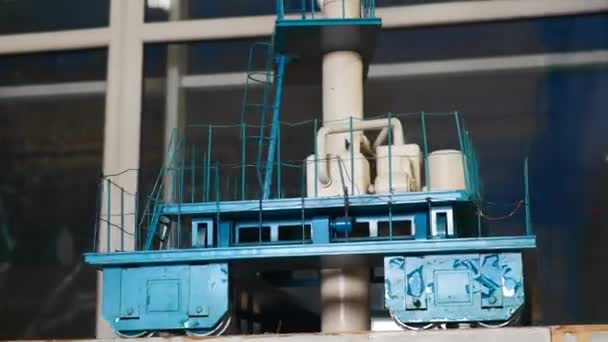 Μικρό Μοντέλο Βιομηχανικού Πύργου Στικ Μεταλλικό Μοντέλο Βιομηχανικού Πύργου Πλατφόρμα — Αρχείο Βίντεο