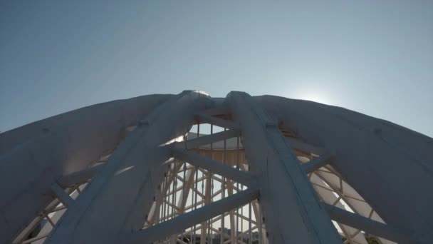 Piękna Kopuła Materiał Filmowy Białe Promienie Powietrza Strukturze Kopuły Widok — Wideo stockowe