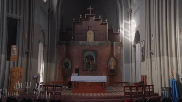 Velký Chrám Jasným Světlem Akce Velký Kostel Jasnými Světly Svíčkami — Stock video