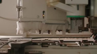 Eski endüstriyel makinelerdeki hayranlar. Yaratıcı. Eski endüstriyel makinede serinletici hava. Hava, eski endüstriyel makinelerde polietilen taşır.