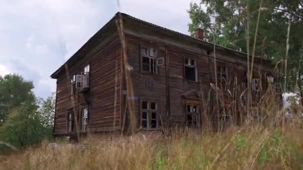 Fachada Una Antigua Casa Madera Abandonada Clip Edificio Arruinado Color — Vídeos de Stock