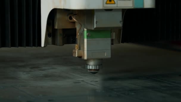 Moderner Metall Laserschneider Einsatz Kreativ Technologien Der Metallverarbeitenden Industrie — Stockvideo
