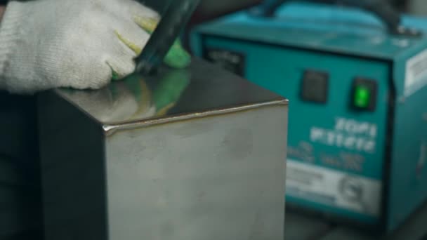 Close Processing Welds Process Creative Worker Putting Protective Solution Corrosion — Stock Video