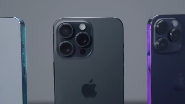 New York September 2023 Iphone 用于商业用途的关于Max的最新Iphone型号的比较 新Iphone 15与前几代相比 — 图库视频影像