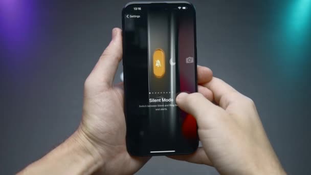 Çin Pekin Eylül 2023 Ayarlı Iphone Ekranı Başla Yeni Iphone — Stok video