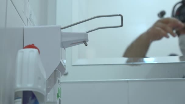 Kirurgen Tvättar Händerna Innan Operationen Börja Förberedelse Före Det Medicinska — Stockvideo