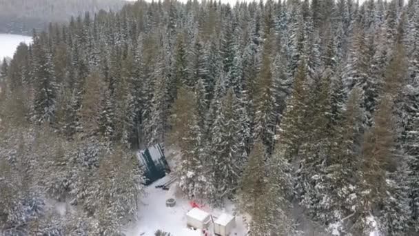 Aérea Mágico Invierno Nevado Maravilla Con Pequeño Glamping Casa Sin — Vídeos de Stock