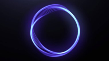 Siyah arka plan. Hareket. Farklı yönlerde hareket eden ve parlak ışınlarla desenler çizen parlak neon bir halka. Yüksek kalite 4k görüntü