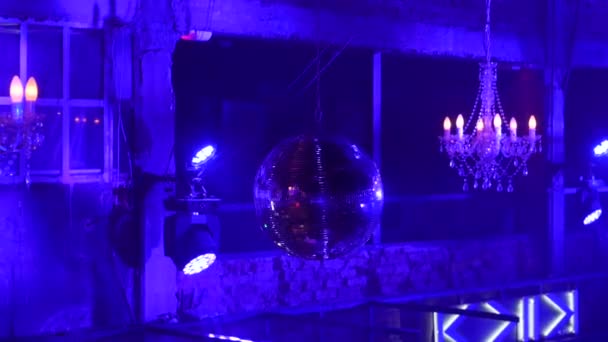Bola Disko Dengan Sinar Terang Latar Belakang Pesta Malam Pesta — Stok Video
