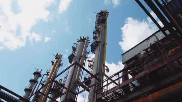 Komplex Mérnöki Szerkezetek Jelenet Ipari Csővezetékek Növény Háttere — Stock videók