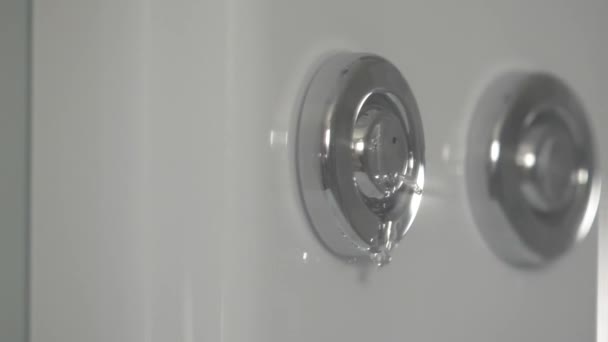Cabine Duche Barraca Cabeça Chuveiro Com Água Corrente Banheiro — Vídeo de Stock