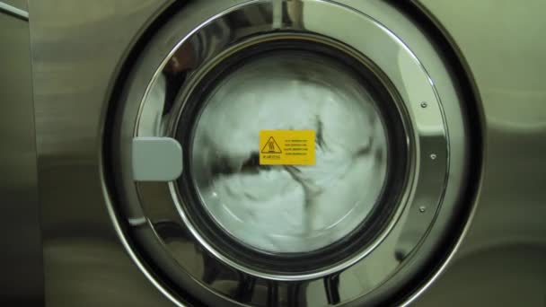 Wasmachine Draaien Close Scène Industriële Wasmachine Machine Werkt Close Van — Stockvideo