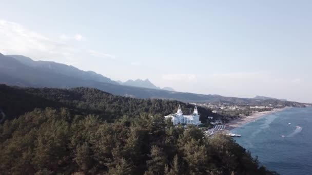 Hotel Mavi Deniz Kıyısında Video Beyaz Kum Güzel Plaj Güzel — Stok video