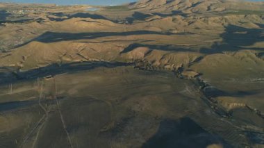 Yeşil alanlar ve tepeler frome yukarıdaki tarım Vadisi. Havadan görünümü.