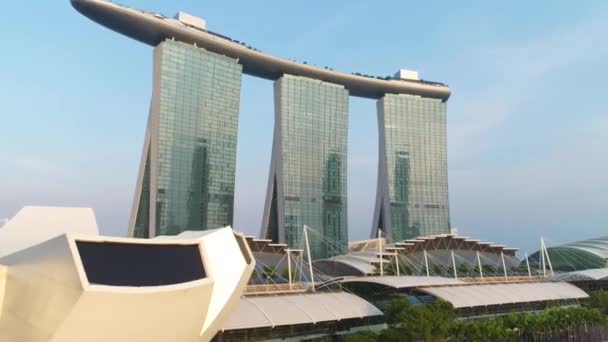 マリーナ サンズ シンガポールの空撮 ショット マリーナ サンズ シンガポール都市スカイラインの航空写真 — ストック動画