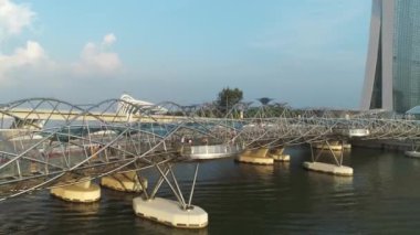 Singapur şehir manzarası. Vurdu. Marina Körfezi ve brige havadan görünümü.