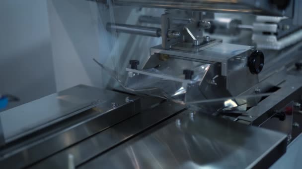 Confezionatrice Plastica Sulla Linea Produzione Media Imballaggio Dei Waffle Fabbrica — Video Stock
