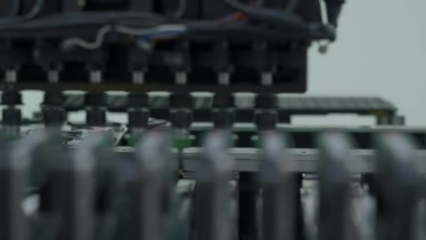 Traitement Des Pcb Sur Production Machines Cnc Composants Électroniques Dans — Video