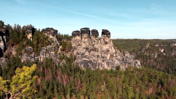 Prachtige Unieke Kliffen Buurt Van Praag Tijdens Zonsondergang Tsjechische Republiek — Stockvideo