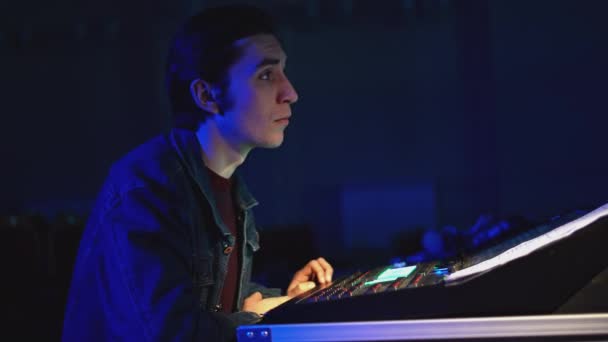 Technician Works Stage Console Media Young Man Working Console Modern — Vídeo de Stock