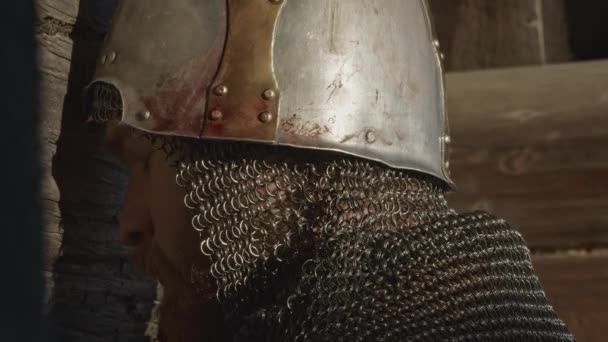 Casco Medieval Caballero Viejo Cota Malla Para Protección Batalla Medios — Vídeos de Stock