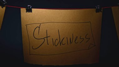 İplerle ilgili mistik notlar. Stok görüntüleri. Rebus 'un ofisinde iplerle ilgili gece notları. Gece ofisindeki notlarda gizemli kelimeler..