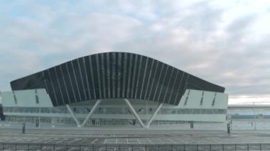 Rusya, Yekaterinburg - 13 Mayıs 2022: sergi merkezi cephesi. Stok görüntüleri. Modern cephe ya da sergi merkezi binası. EXPO Kongre Merkezi Binası.