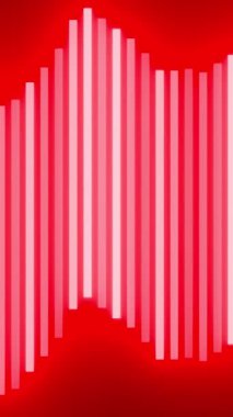 Müzik tarzında hareket eden renkli çizgiler. Tasarım. Siyah arkaplandaki renkli çizgilerin ses dalgaları. Hareketli dalga çizgileri olan güzel müzik şeridi.