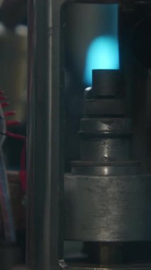 Basınç hidroliktir. Stok görüntüleri. Baskı yapan parçalar için hidrolik ekipman. Yüksek kalite 4k görüntü