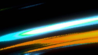 Gece gökyüzünün her yerinde güzel aurora borealis şeritleri var. Hareket. Kuzey ışıklarının yanıp sönen renkli çizgileri