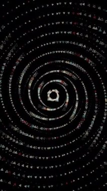 Soyut küçük üçgenler sarmal bir yörüngede hareket ediyor ve kameraya doğru uçuyor, inanılmaz bir üç boyutlu etki. Animasyon. Siyah arkaplanda dönen geometrik şekiller.