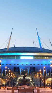 Saint-Petersburg, Rusya - 20 Aralık 2019: Saint Petersburg Arena ya da Zenith Arena olarak bilinen Krestovsky adasındaki muhteşem yeni stadyumu aşağıdan izleyin. Kavram. Ünlü futbol