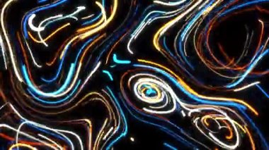 Bu büyüleyici video, siyah bir zemine karşı dairesel hareketlerle renkli ışıklar sergiliyor, büyüleyici desenler yaratıyor ve güzelliklerini vurguluyor.