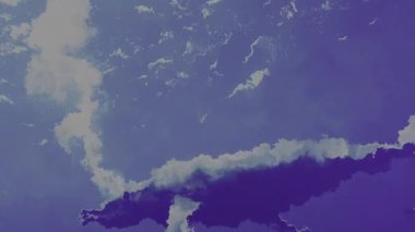 Kesinlikle nefes kesici bir hava manzarası. Huzurlu ve huzurlu bir sahil manzarası. Güzel dumanlı bir etkisi var.