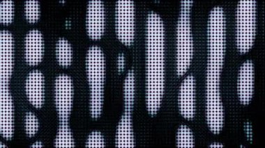 Çeşitli medya kullanımları için uygun, karanlık bir arkaplan üzerinde soyut şekiller gösteren karmaşık bir dijital şablon.