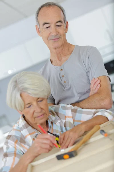 Anziani Coppia Facendo Fai Insieme — Foto Stock